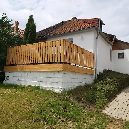 Nyaraló Eisenberg *