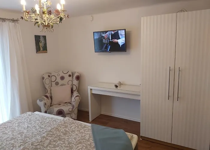 Eisenberg Nyaraló Vaskeresztes